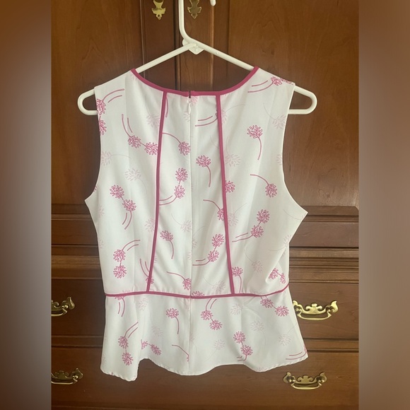 Banana Republic Women’s floral dressy pink and white top - Picture 3 of 3